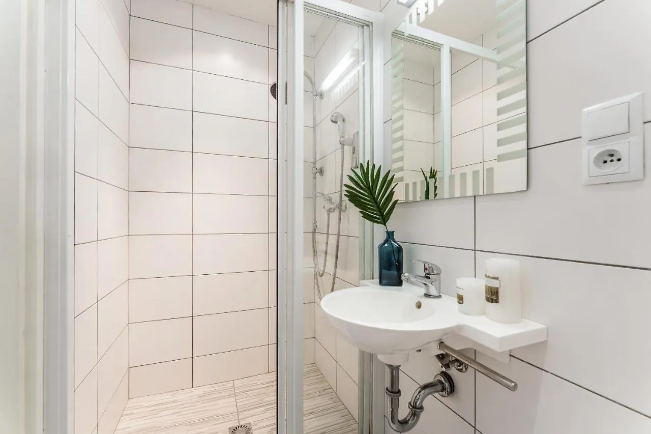 Central Ruterra 3 BDR Apartment Praga